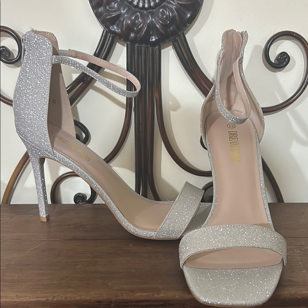 🔥Dream Pairs Silver Heels with Stiletto and Ankle Strap